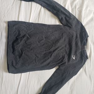 Long sleeve athletic top